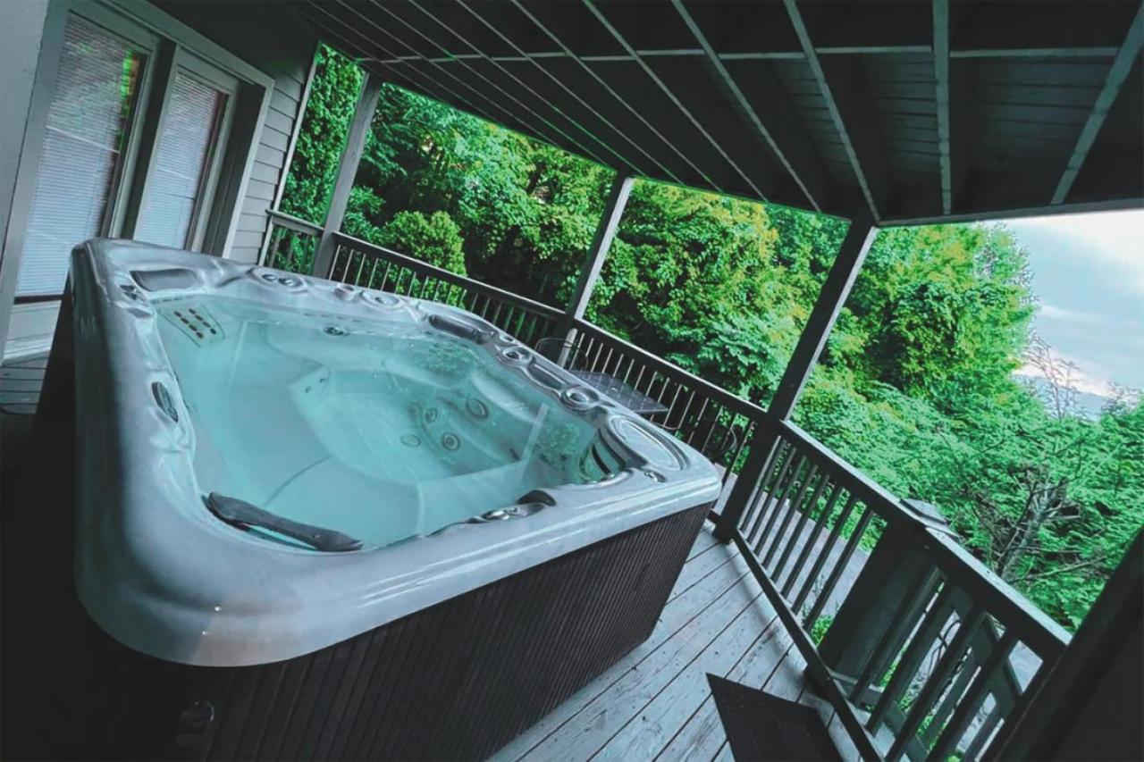3 Decks, Mtn Views! Tree Tops By Honeybearcabins - Luxury Rain Showers, 3 King Suites, Xl Hottub, Fireplace, Bear Sightings Gatlinburg Dış mekan fotoğraf